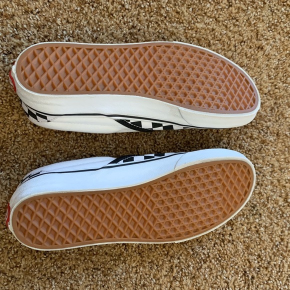 Custom WHITE checkered vans - Picture 4 of 4